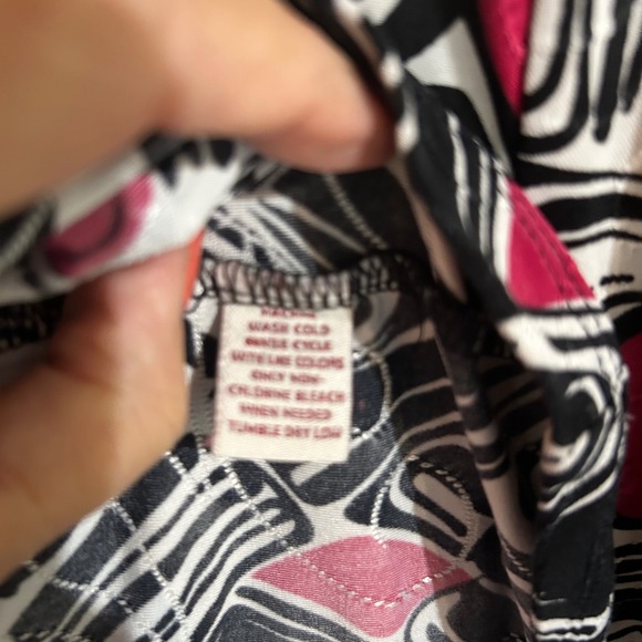 JM Collection Women's Abstract Print Short Sleeve V-Neck Top Size S - Picture 3 of 6